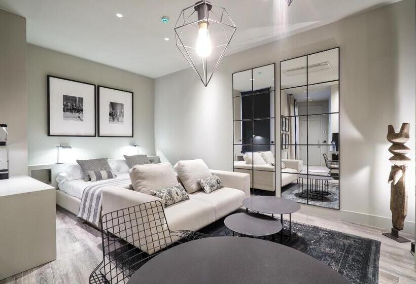 جناح كلاسيكي, The Valentia Cabillers