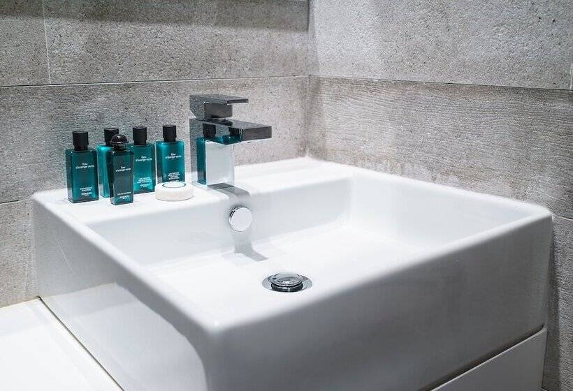 جناح كلاسيكي, The Valentia Cabillers