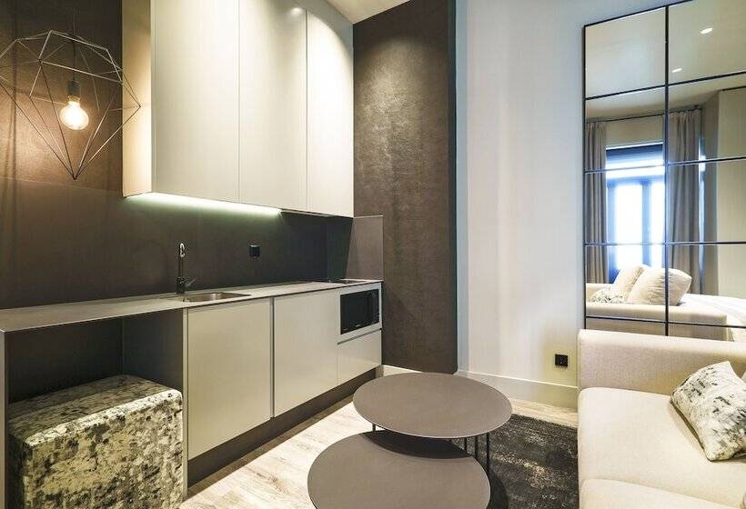 جناح كلاسيكي, The Valentia Cabillers