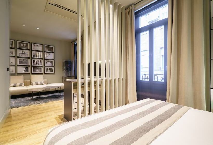 جناح بريميوم, The Valentia Cabillers