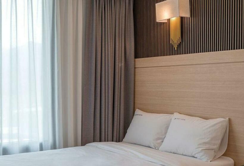 Cameră Standard cu Vedere la Munte, Two Y