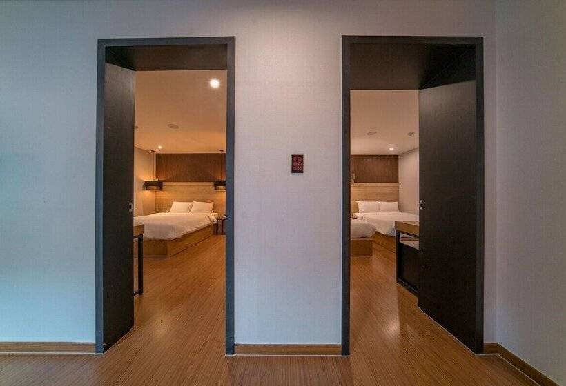 Suite Familiar, Two Y