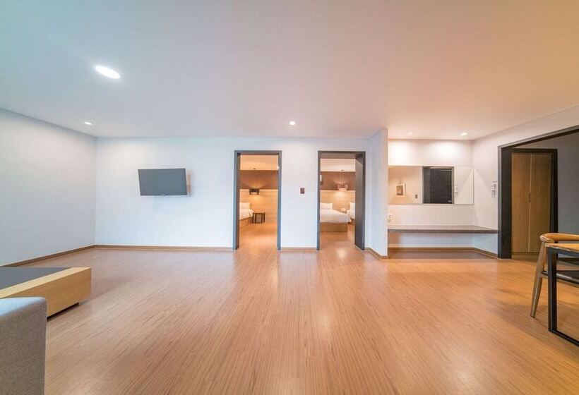 Suite Familiar, Two Y