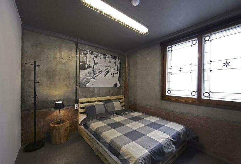 スタンダードルーム, Mido Hostel