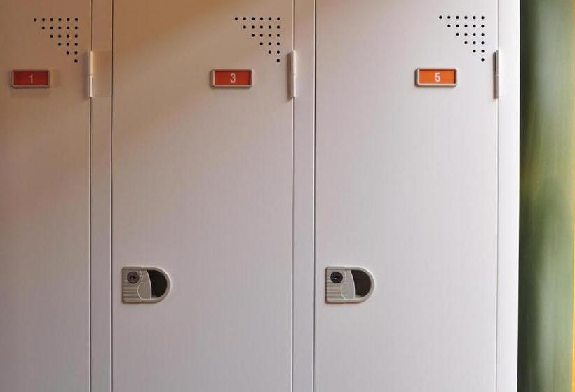 Кровать в Общей Комнате, Mido Hostel