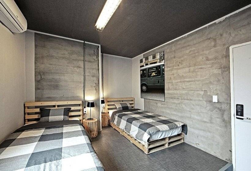 スタンダードルーム, Mido Hostel