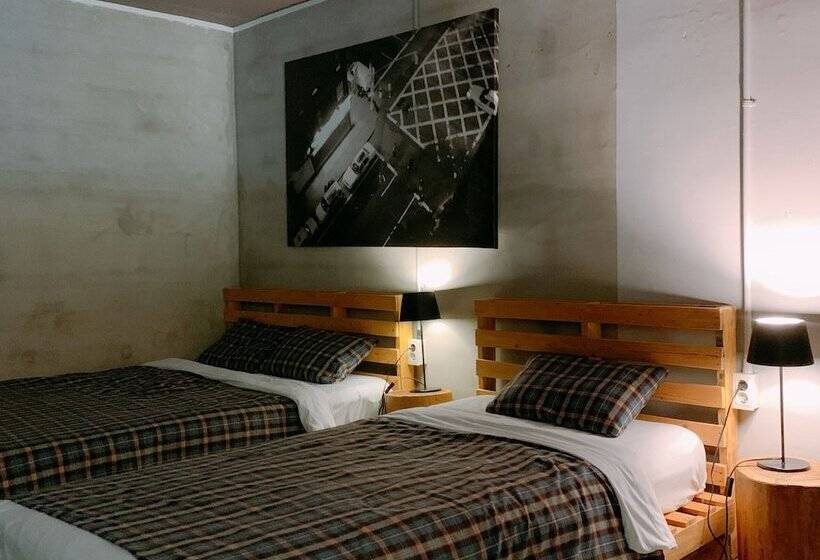 スタンダードトリプルルーム, Mido Hostel