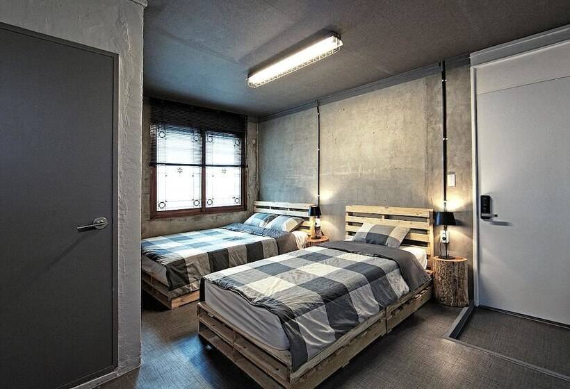 スタンダードトリプルルーム, Mido Hostel