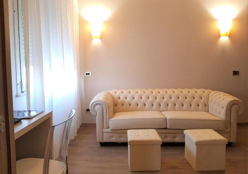 Кровать в Общей Комнате, Mido Hostel