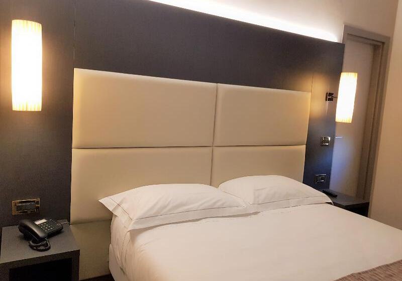 Кровать в Общей Комнате, Mido Hostel
