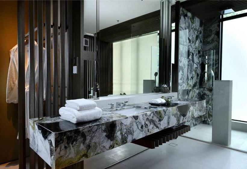 带大床的豪华间, The Ritz Carlton, Langkawi