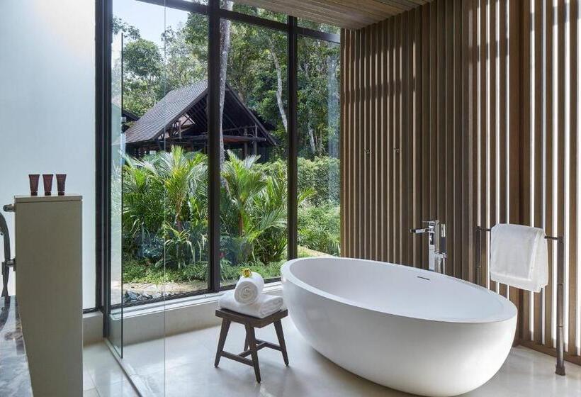 Номер Deluxe Кровать Кинг, The Ritz Carlton, Langkawi