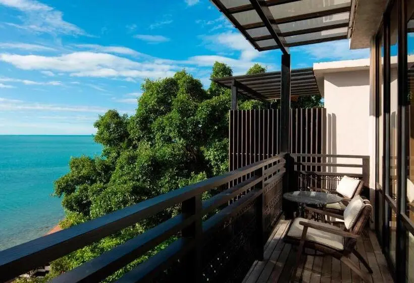 اتاق لوکس با تخت بزرگ, The Ritz Carlton, Langkawi