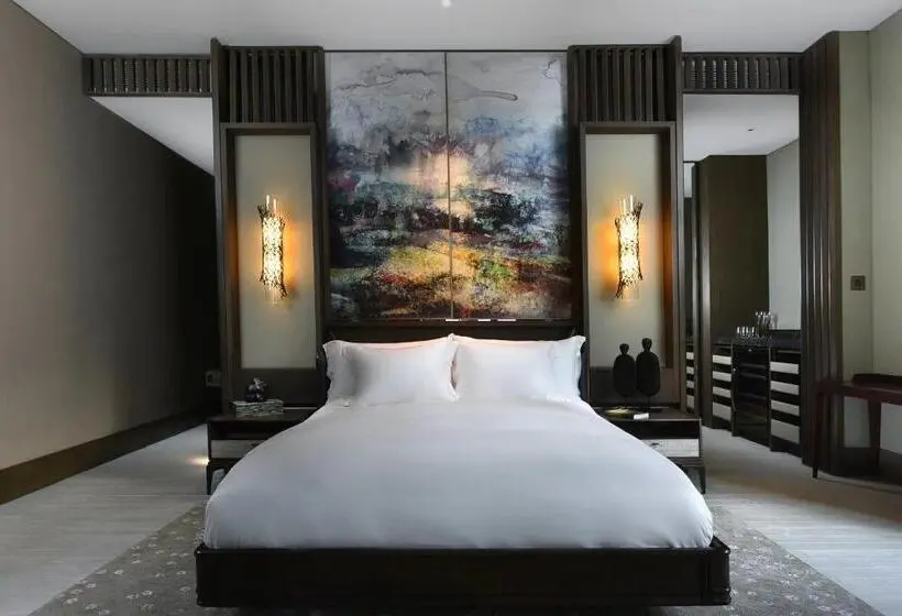 اتاق لوکس با تخت بزرگ, The Ritz Carlton, Langkawi