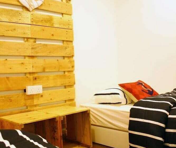 스탠다드 룸 공동 욕실, Roof Talk Theme Hostel