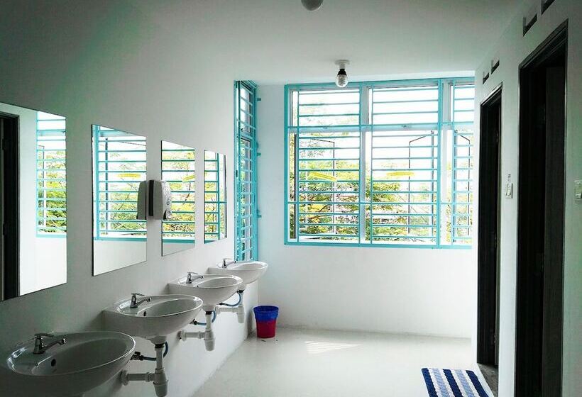 스탠다드 룸 공동 욕실, Roof Talk Theme Hostel