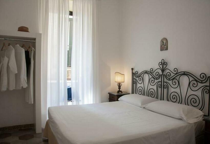 Economy-huone, Il Palazzetto