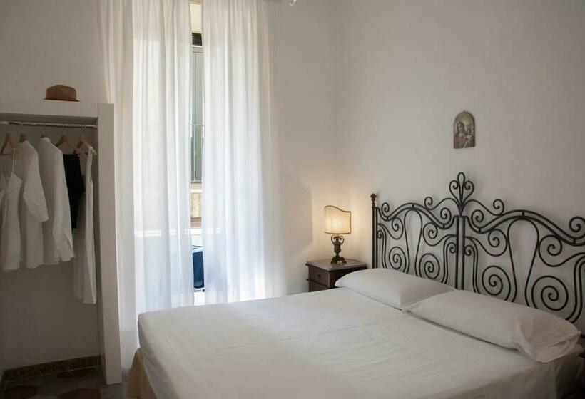 이코노미 룸, Il Palazzetto