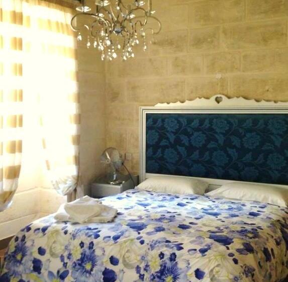 اتاق استاندارد سه نفره, Luciano Al Porto Boutique