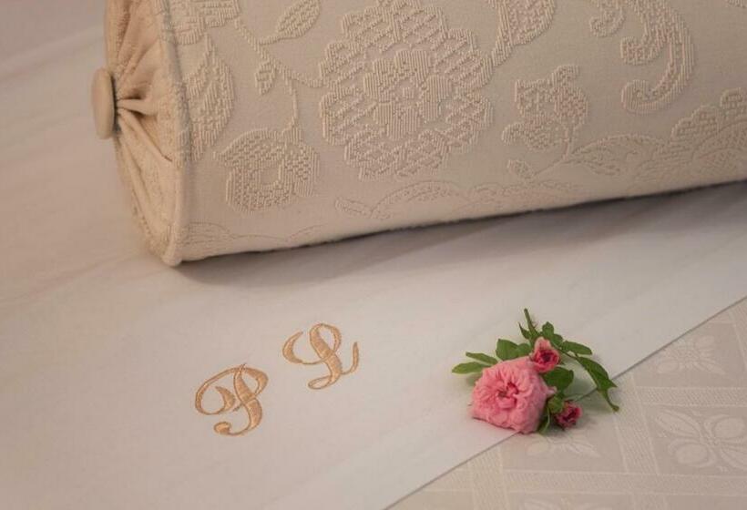 غرفة قياسية مزوَّدة بتراس, Palazzo Laura