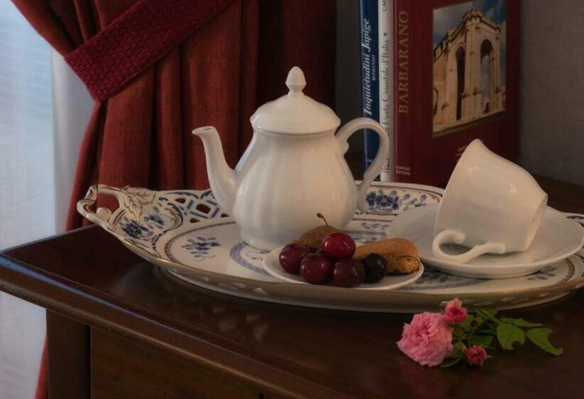 جناح, Palazzo Laura