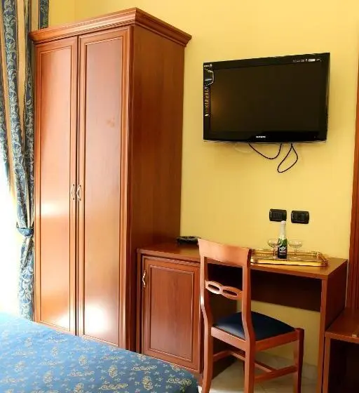 اتاق استاندارد یک نفره, Caroline Suite