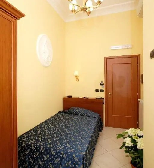 اتاق استاندارد یک نفره, Caroline Suite