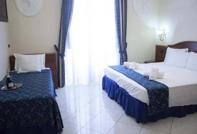 اتاق استاندارد سه نفره, Caroline Suite