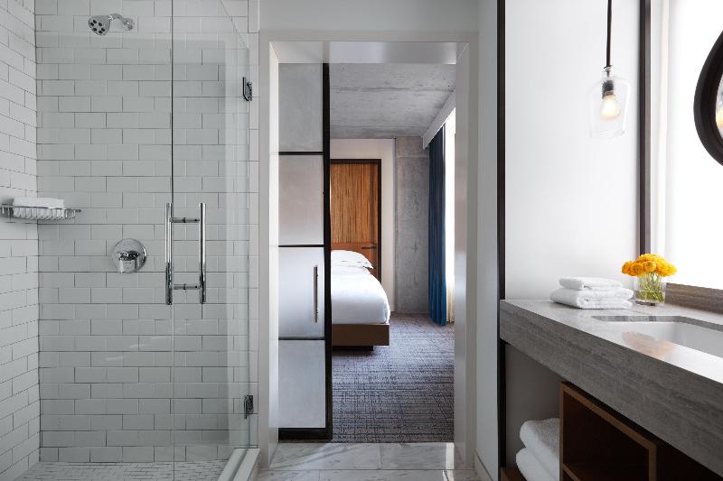 Четырехместный Номер Стандарт, Courtyard By Marriott New York Queens/fresh Meadows