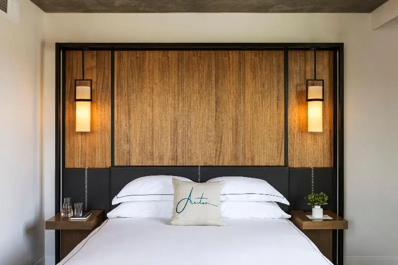 Standard Neljän Hengen Huone, Courtyard By Marriott New York Queens/fresh Meadows