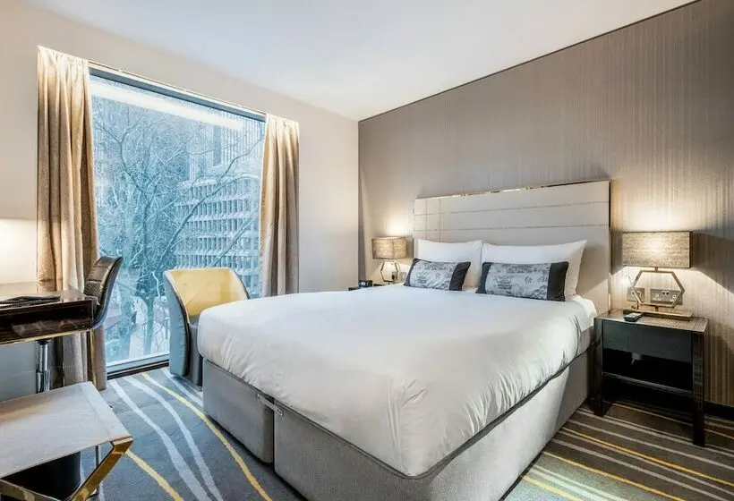 اتاق لوکس, Saint London