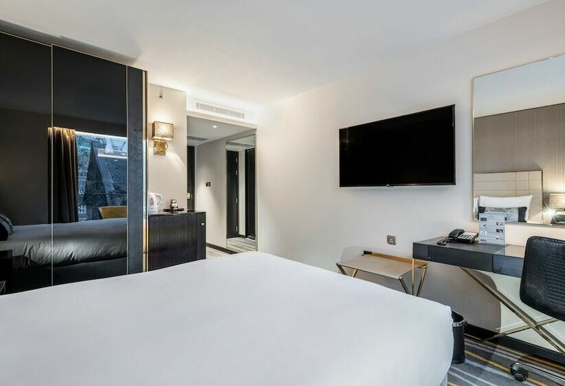 اتاق لوکس, Saint London