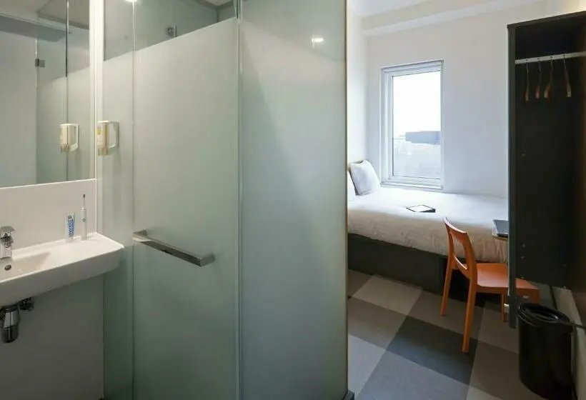 Economy-huone, Easyhotel Amsterdam Arena Boulevard