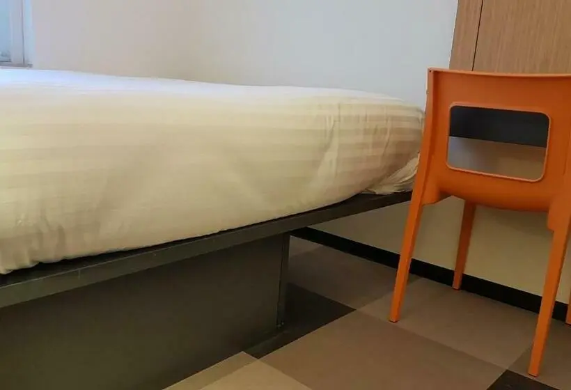 Economy-huone, Easyhotel Amsterdam Arena Boulevard