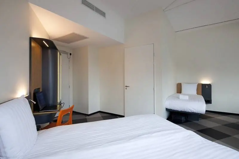Standard Neljän Hengen Huone, Easyhotel Amsterdam Arena Boulevard