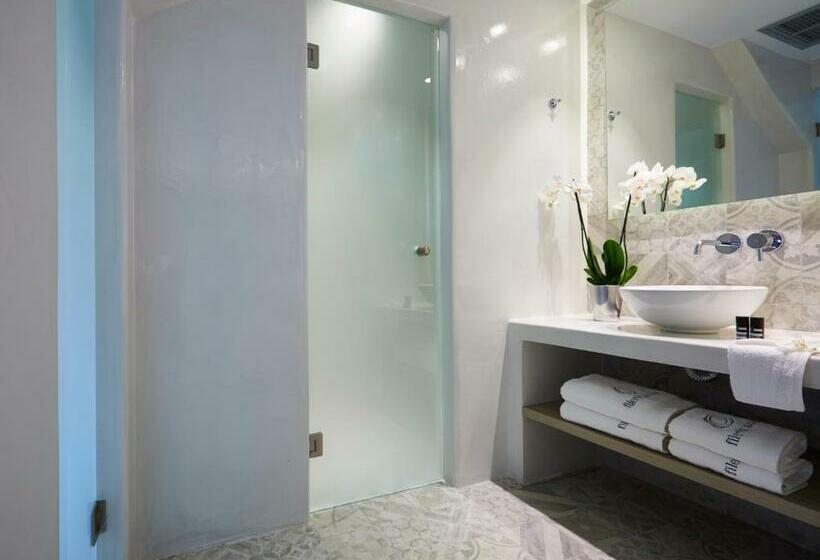 Suite Familiar, Fileria Suites