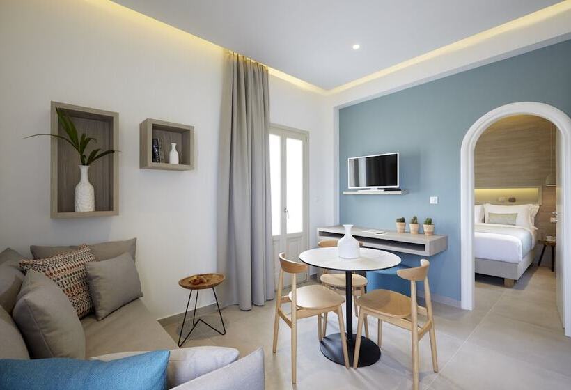 Suite Familiar, Fileria Suites