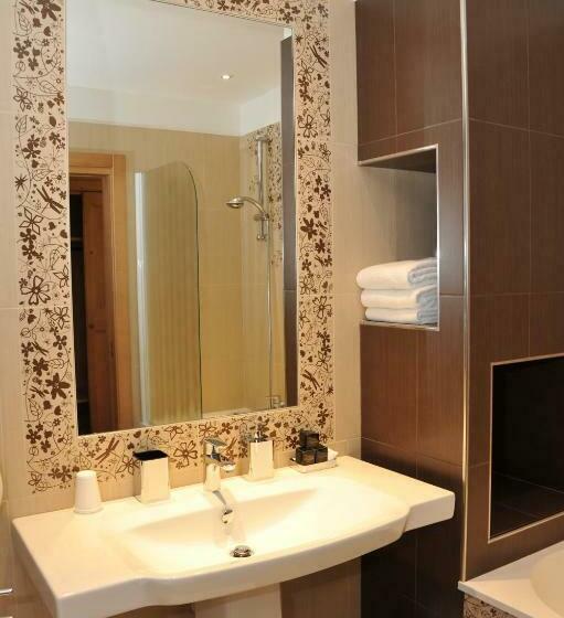 חדר סטנדרט לארבעה, Negritella