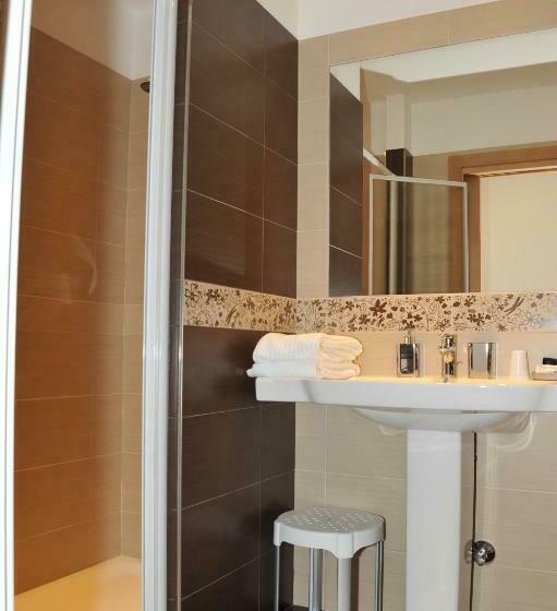 חדר קומפורט, Negritella