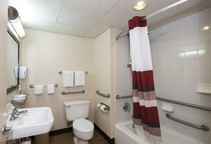 장애인을 위한 수피리어 룸, Red Roof Inn Cortland