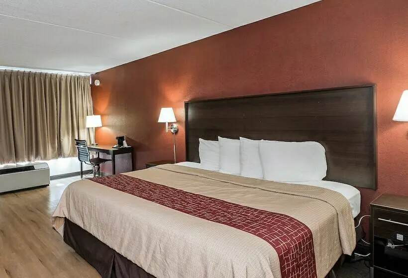 Superior-invahuone, Red Roof Inn Cortland