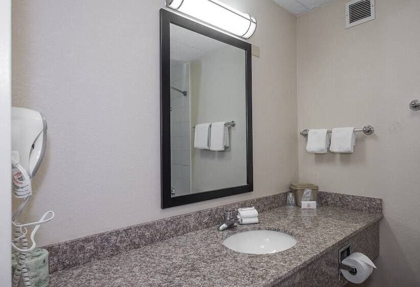 디럭스 룸, Red Roof Inn Cortland