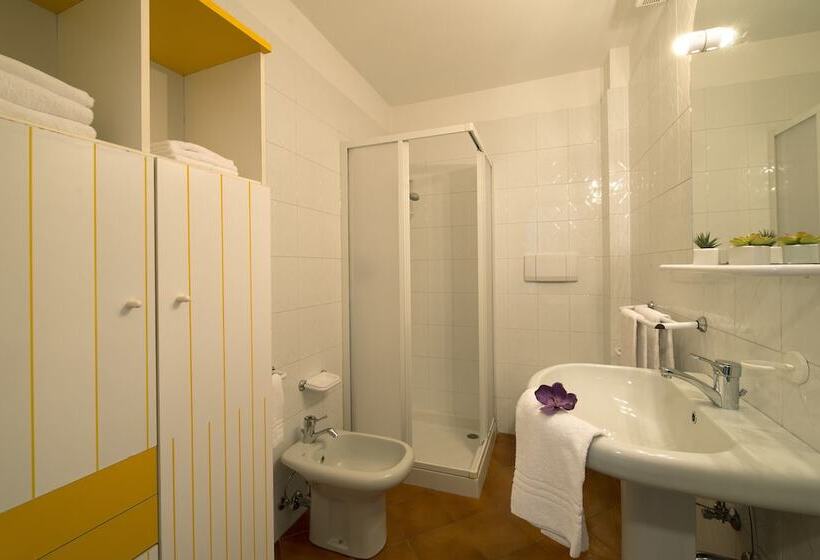 דירת חדר, Residence Stefenine