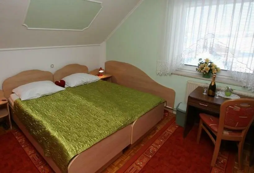 اتاق استاندارد, Rooms & Apartments Jana