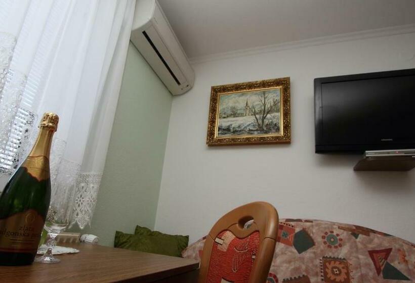 اتاق استاندارد, Rooms & Apartments Jana