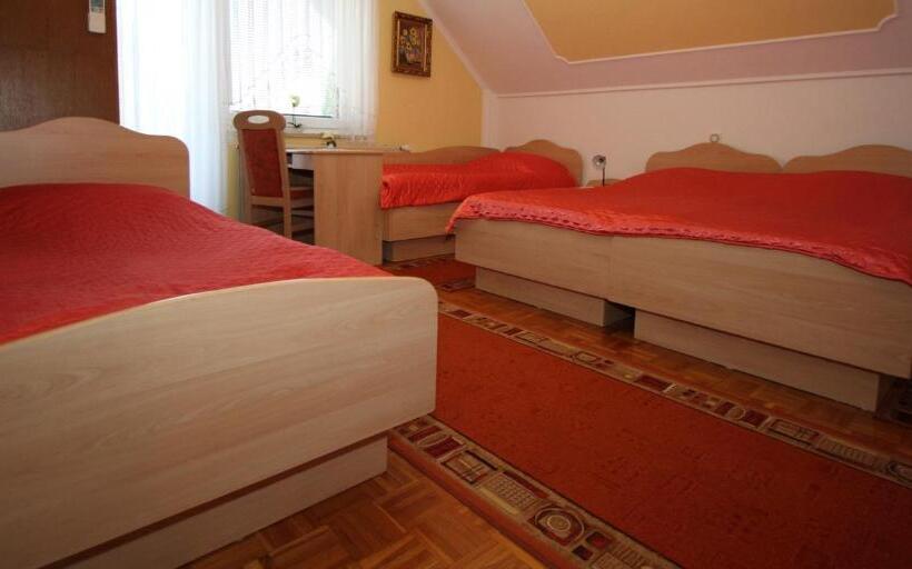 اتاق استاندارد چهار تخته, Rooms & Apartments Jana