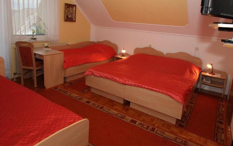 اتاق استاندارد چهار تخته, Rooms & Apartments Jana