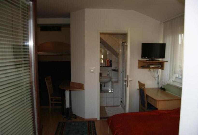 استودیو استاندارد با بالکن, Rooms & Apartments Jana