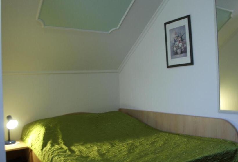 اتاق عادی, Rooms & Apartments Jana