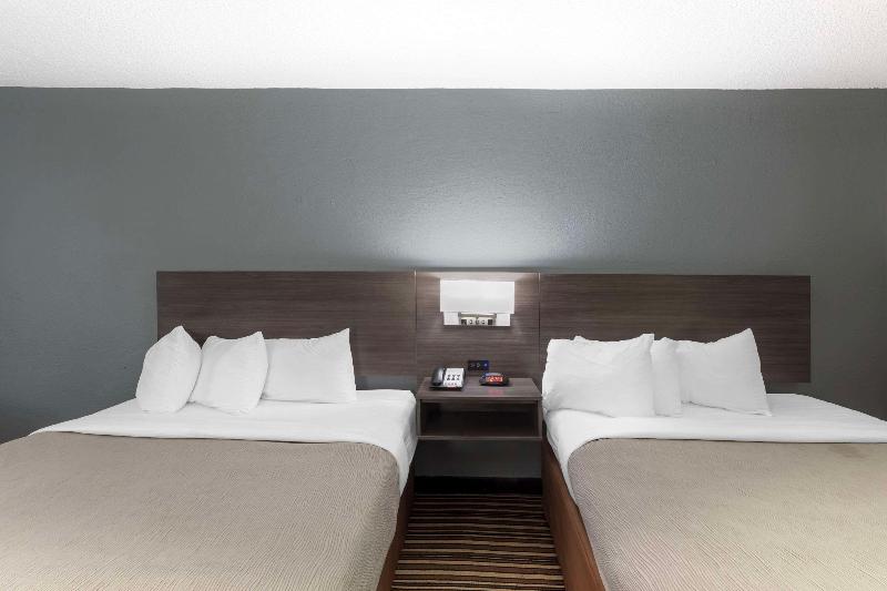 اتاق پرمیوم, Saint London